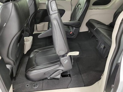 2024 Chrysler Pacifica Touring L FWD