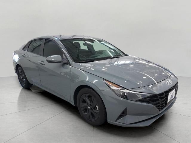 2022 Hyundai Elantra SEL IVT