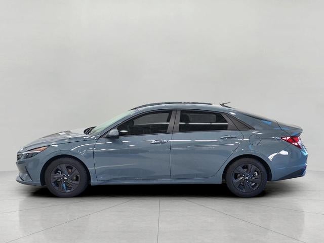 2022 Hyundai Elantra SEL IVT
