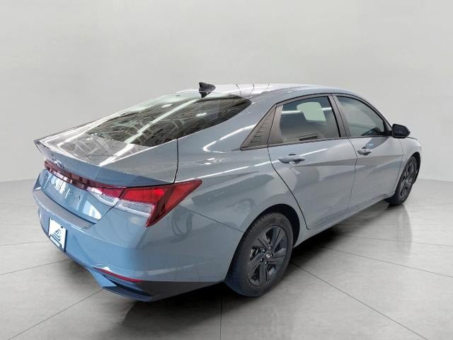 2022 Hyundai Elantra SEL IVT