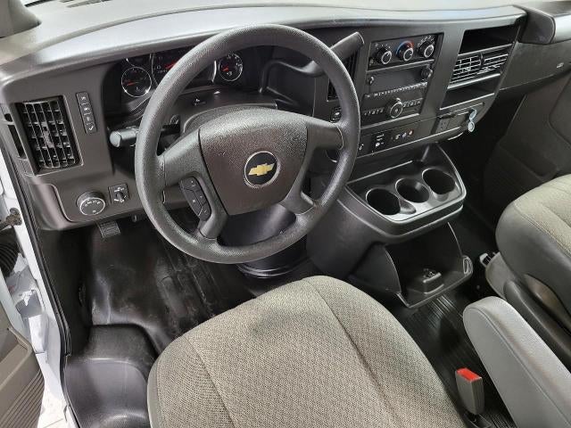 2025 Chevrolet Express Passenger 1LS
