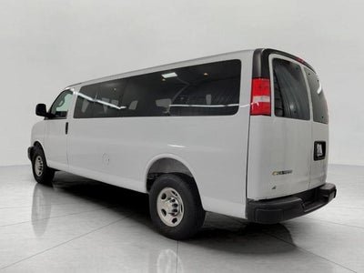 2025 Chevrolet Express Passenger 1LS