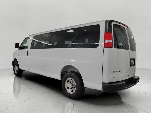2025 Chevrolet Express Passenger 1LS