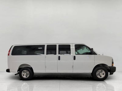 2025 Chevrolet Express Passenger 1LS