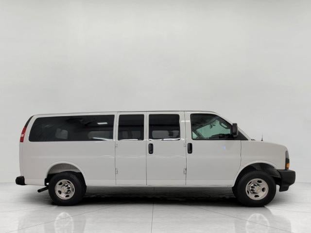 2025 Chevrolet Express Passenger 1LS