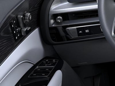 2025 Cadillac LYRIQ Luxury 3