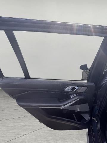 2022 BMW X7 M50i