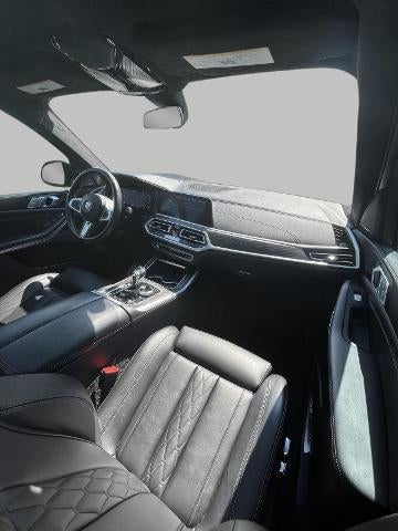 2022 BMW X7 M50i