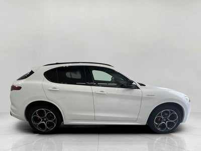 2023 Alfa Romeo Stelvio Veloce AWD